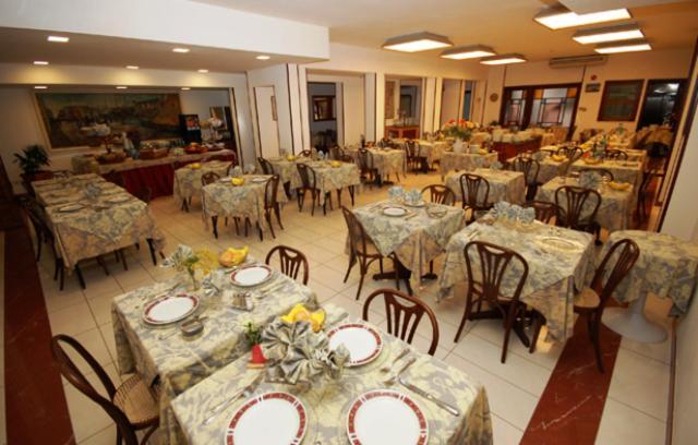Hotel Bella Riviera Lungomare Viareggio Exterior foto